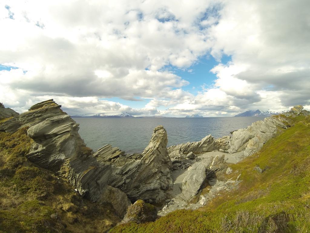 Вилла Lyngen Fjordcamp Nord-Lenangen Экстерьер фото